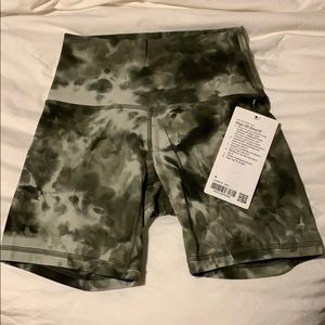 NWT Lululemon Align diamond dye (size 4)